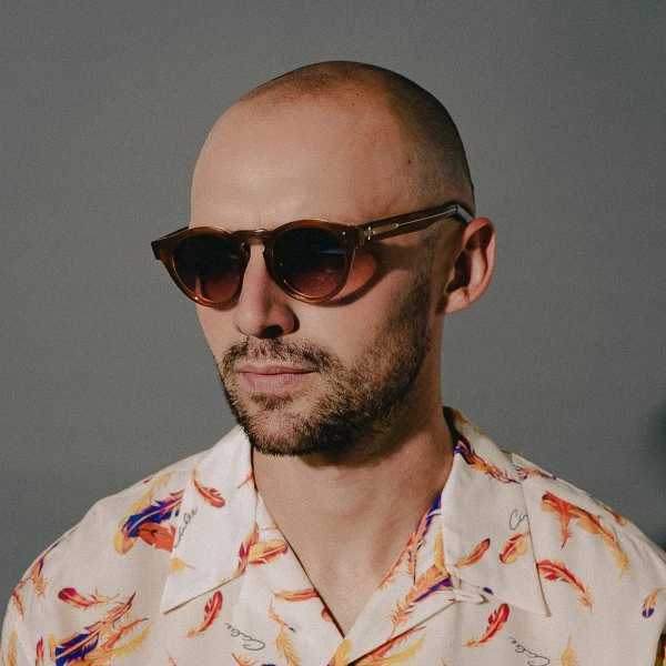 BOLD London Eyewear Brushfield - Light Tortoiseshell 3 BOLD London Eyewear Brushfield - Light Tortoiseshell